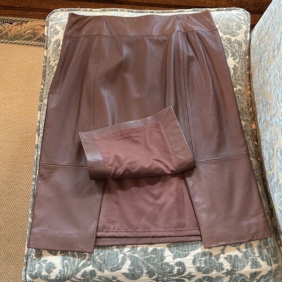 Brown leather skirt with side zip size 8 - Picture 3 of 3